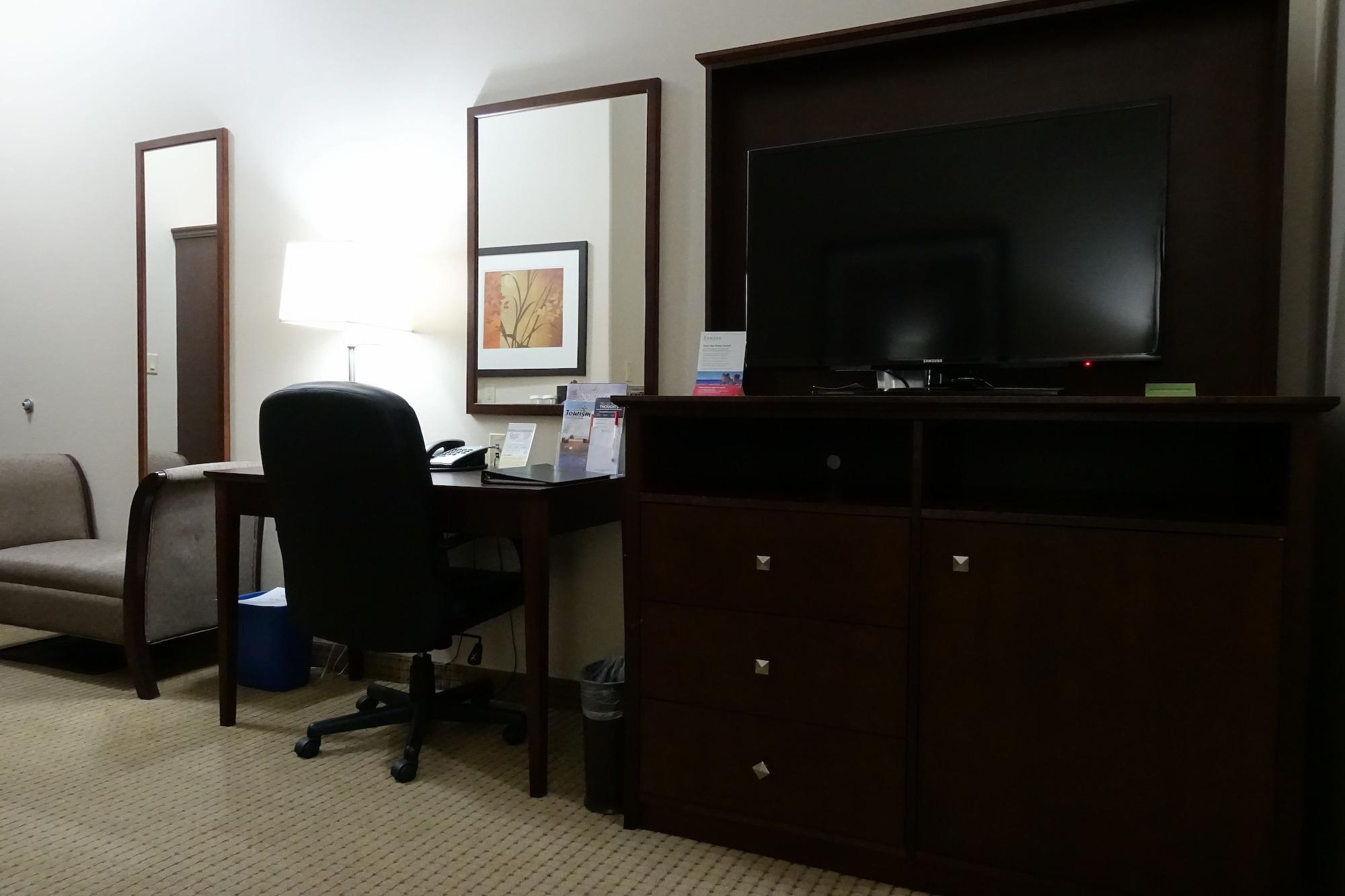 Ramada By Wyndham Weyburn Hotel Kültér fotó