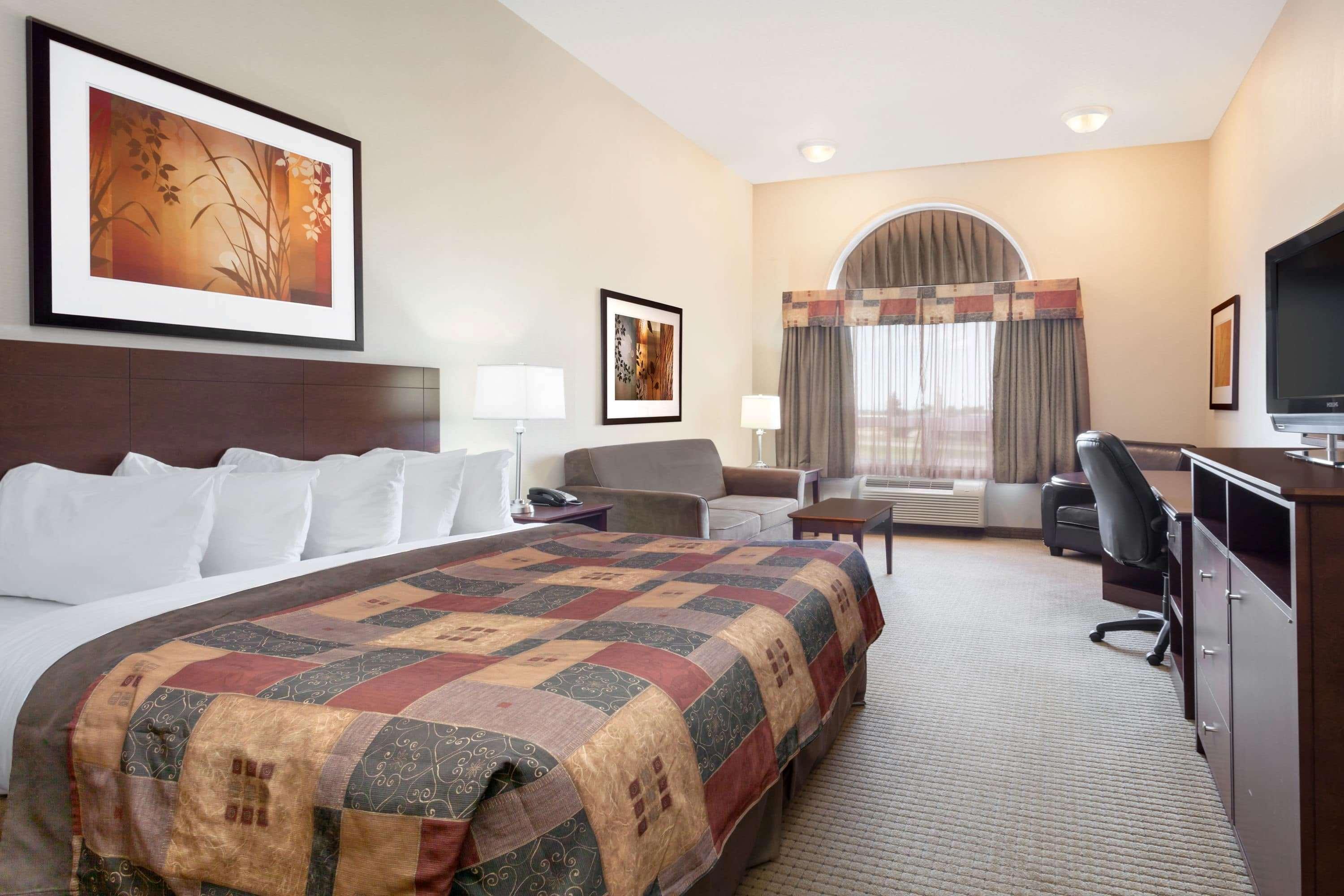 Ramada By Wyndham Weyburn Hotel Kültér fotó