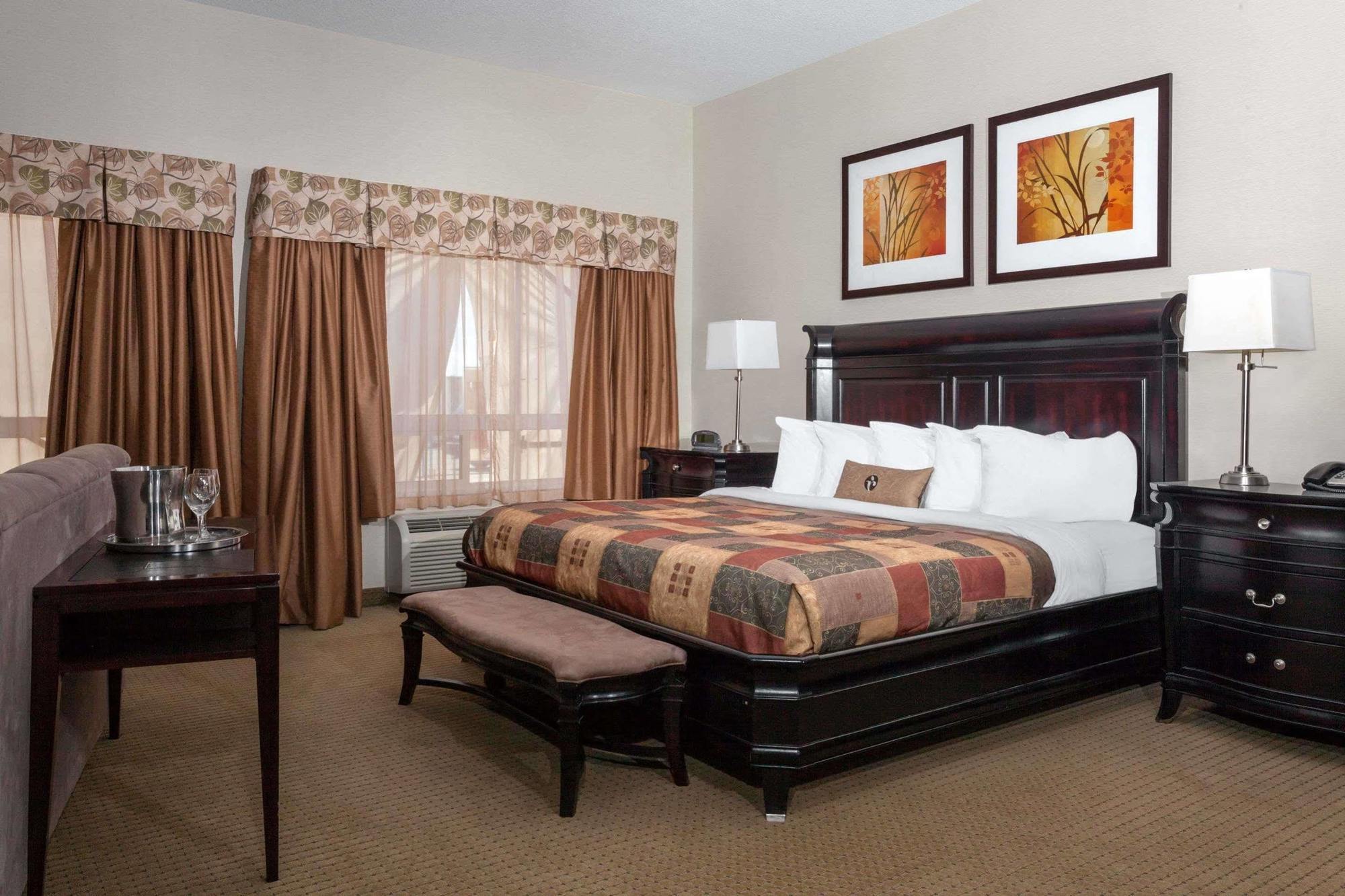 Ramada By Wyndham Weyburn Hotel Kültér fotó
