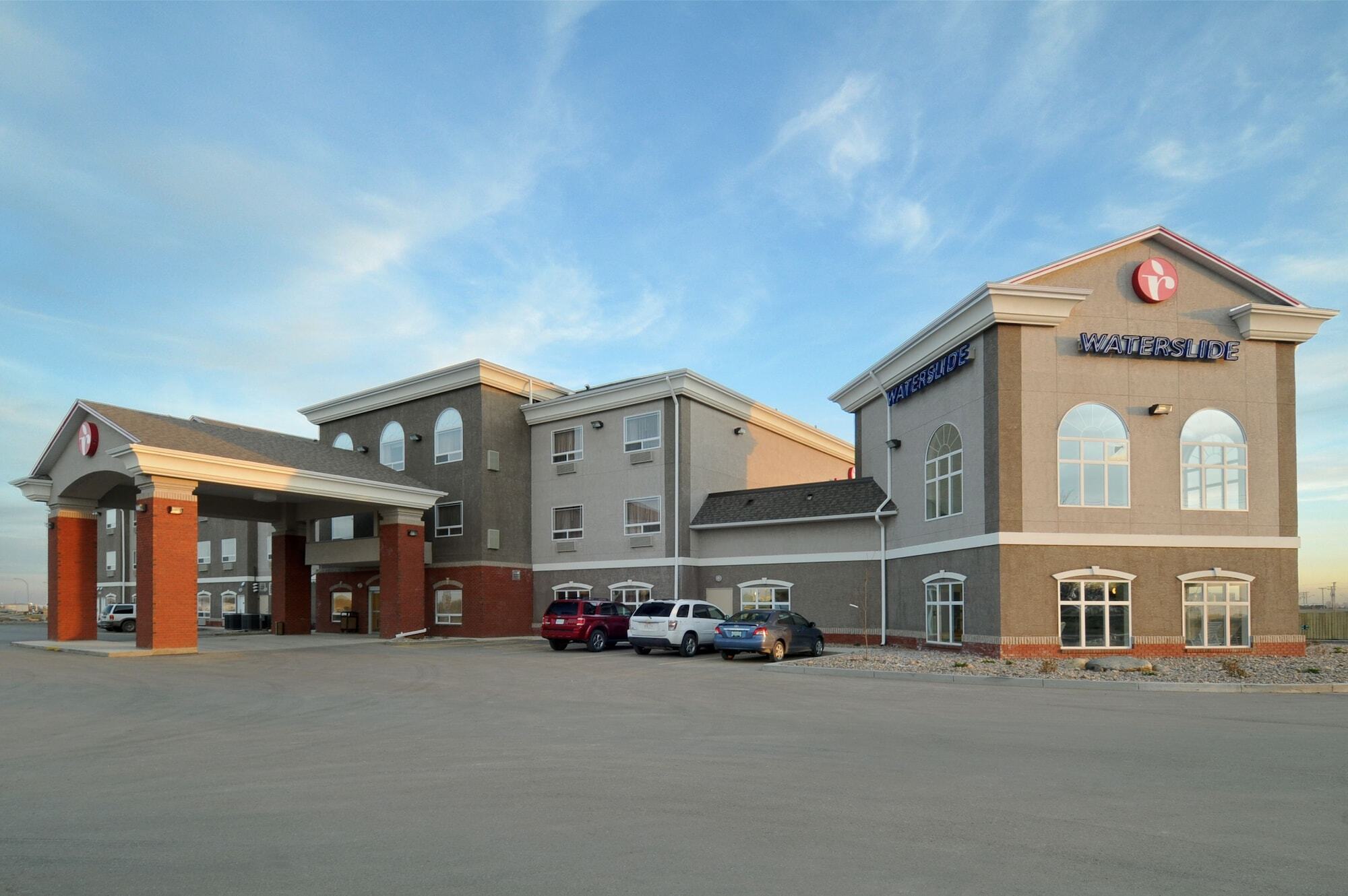 Ramada By Wyndham Weyburn Hotel Kültér fotó