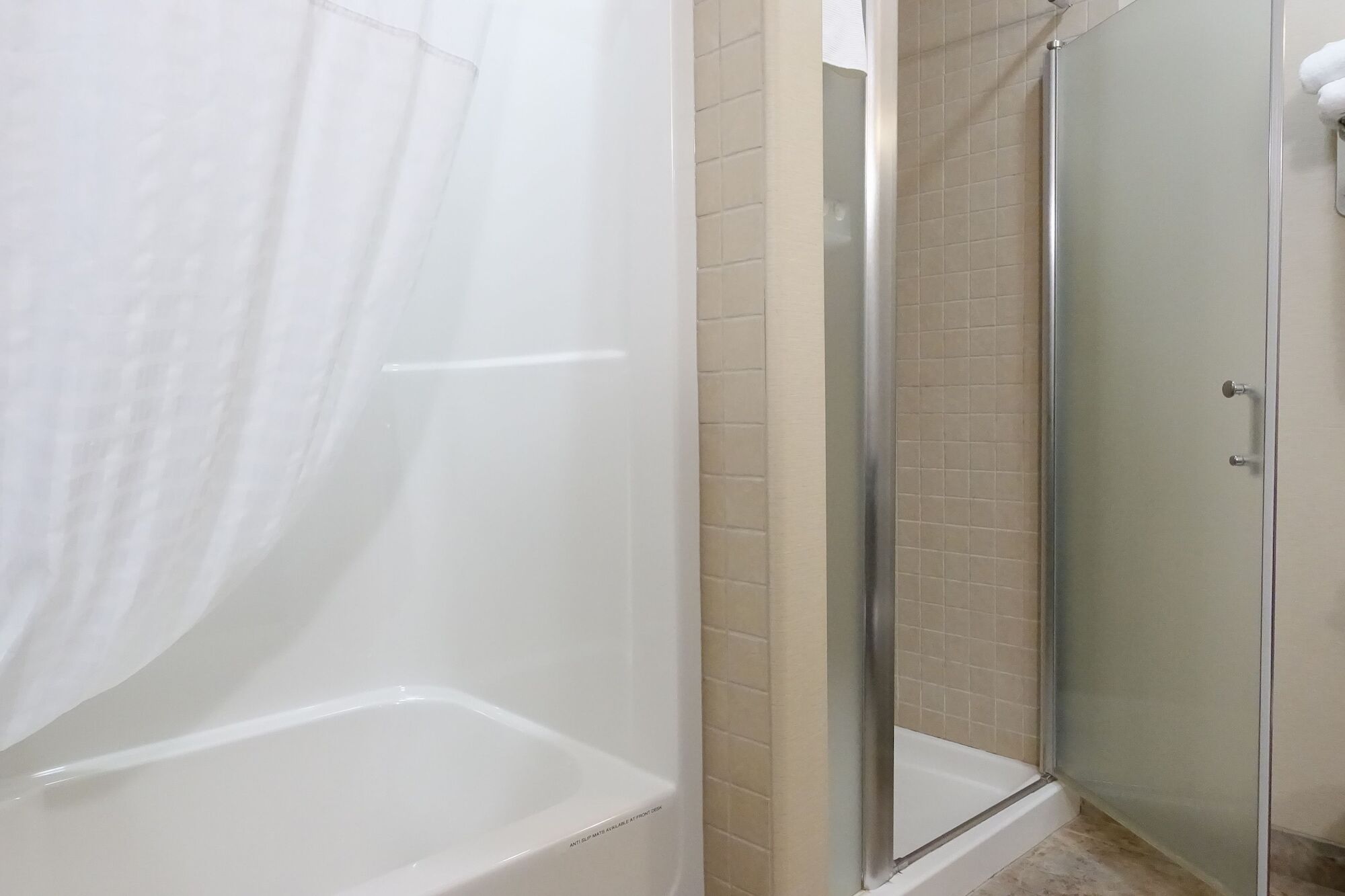 Ramada By Wyndham Weyburn Hotel Kültér fotó