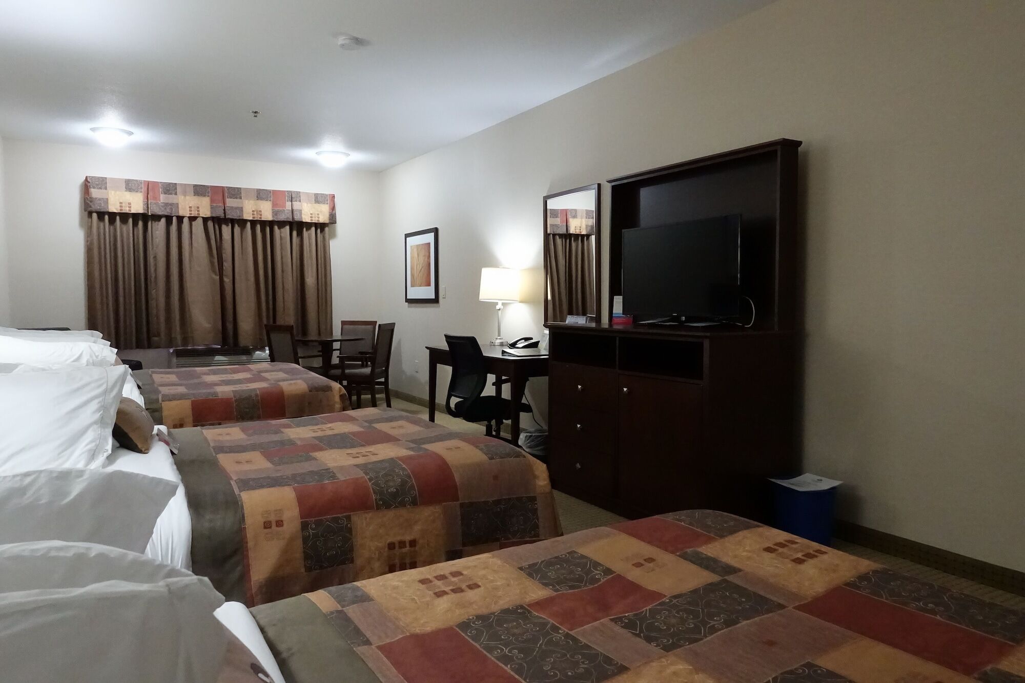 Ramada By Wyndham Weyburn Hotel Kültér fotó